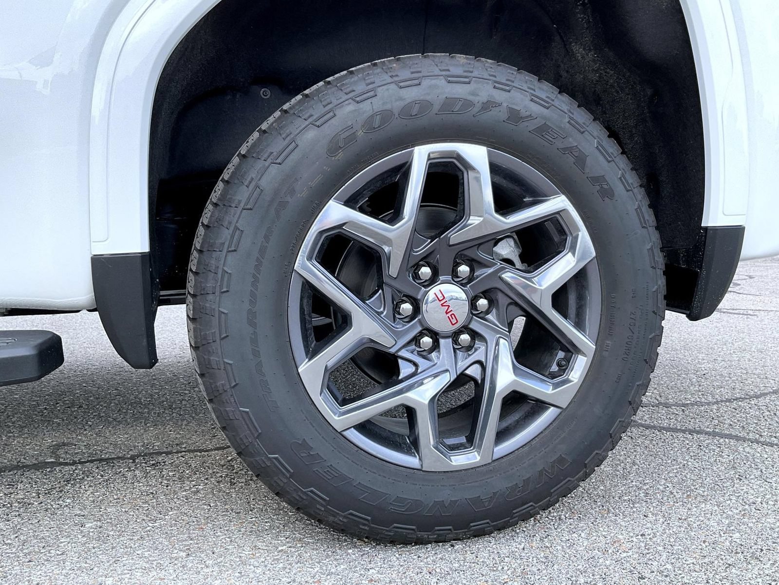 2026 GMC Sierra 1500 SLT - Photo 22