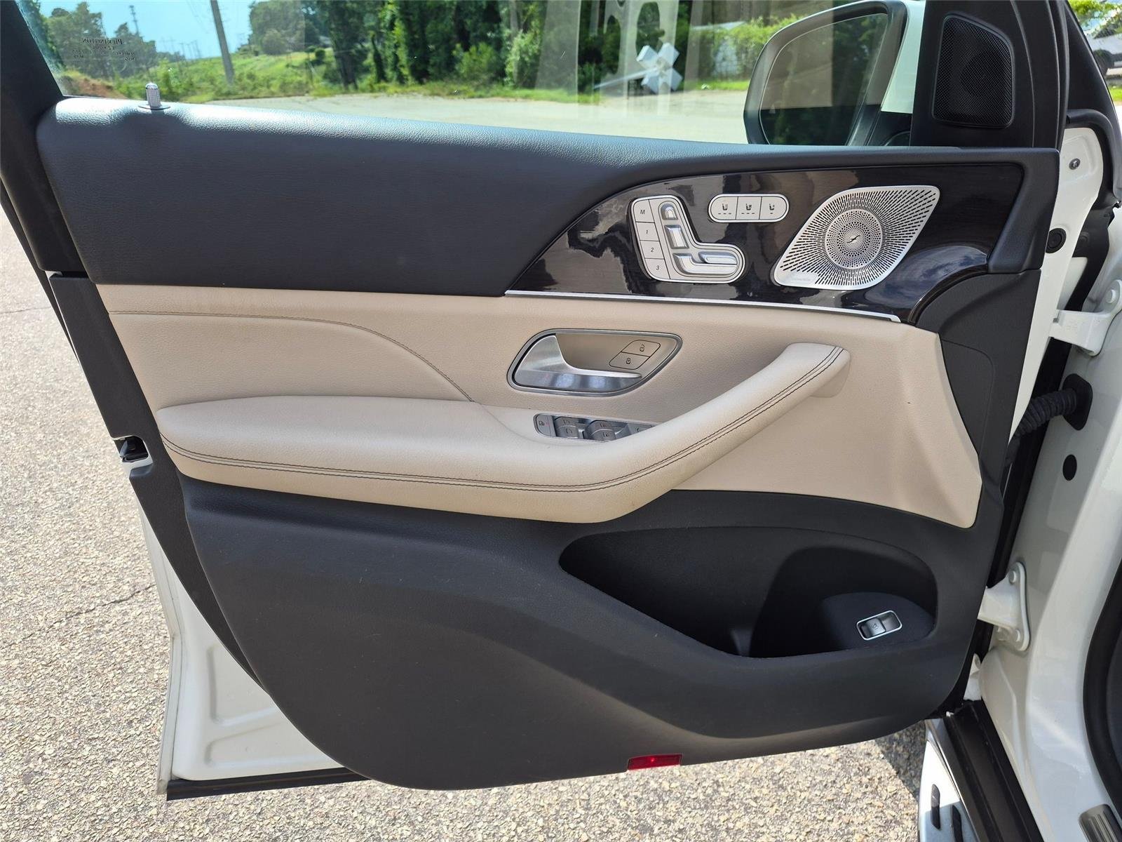 Used 2020 designo Diamond White Metallic Mercedes-Benz GLS 450 image 11