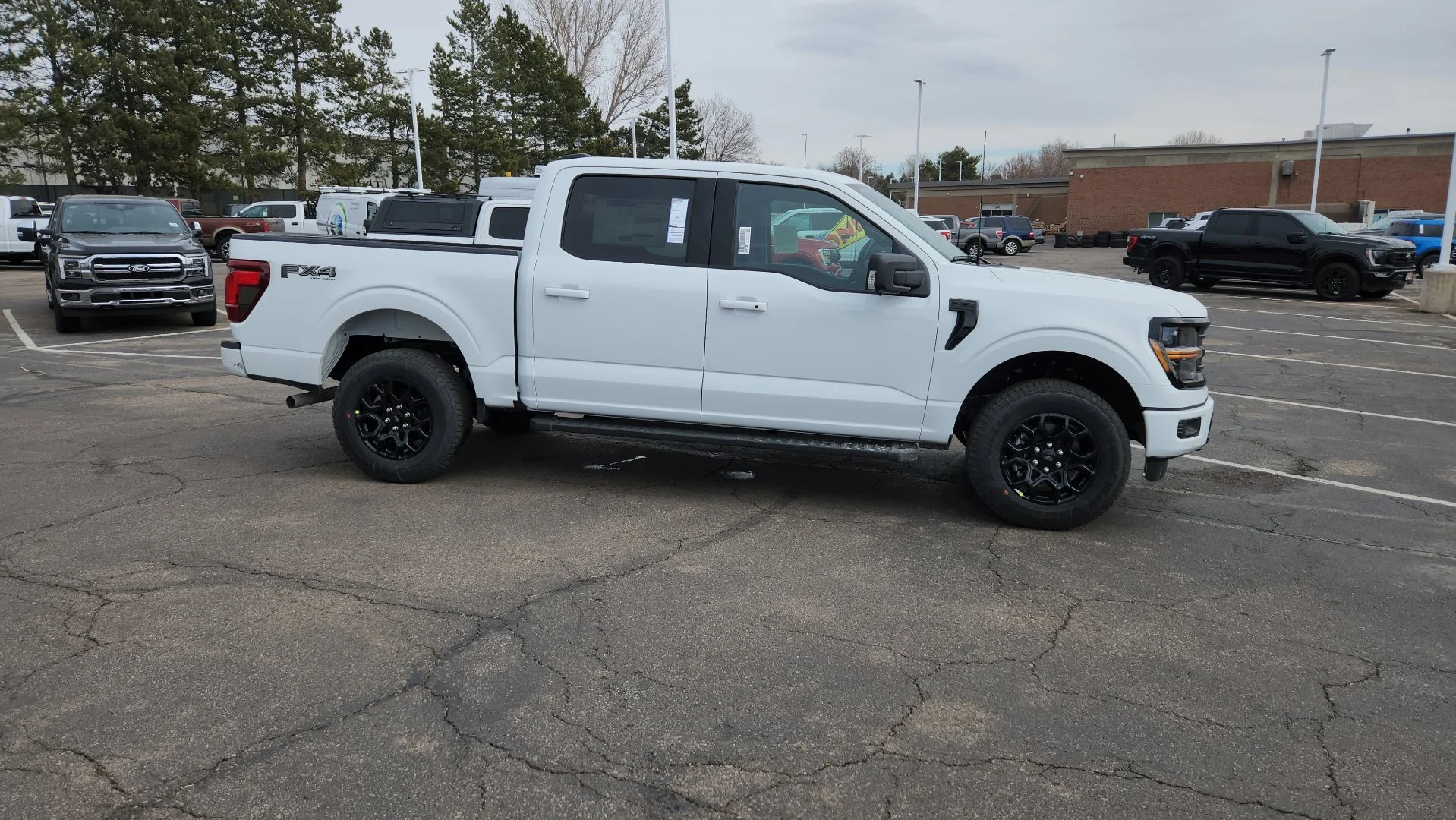 New 2026 Oxford White Ford XLT image 19