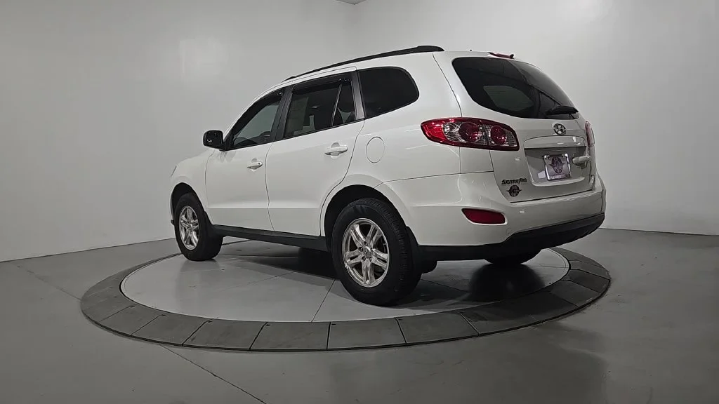 Used 2012 White Hyundai GLS image 2