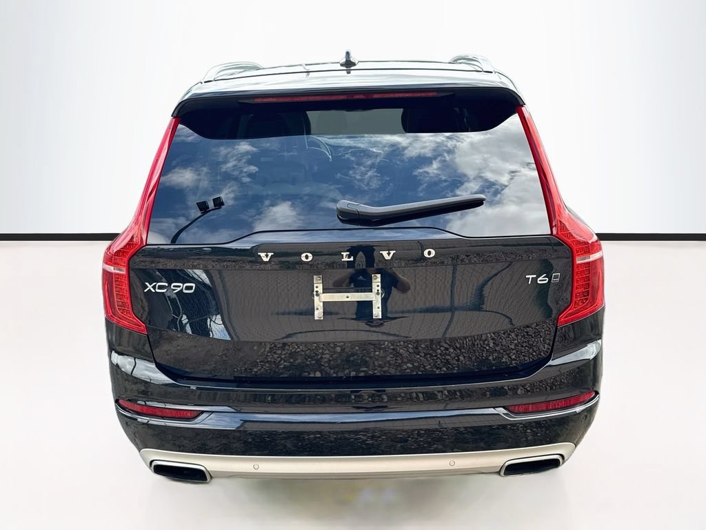 Used 2020 Black Volvo Momentum image 6