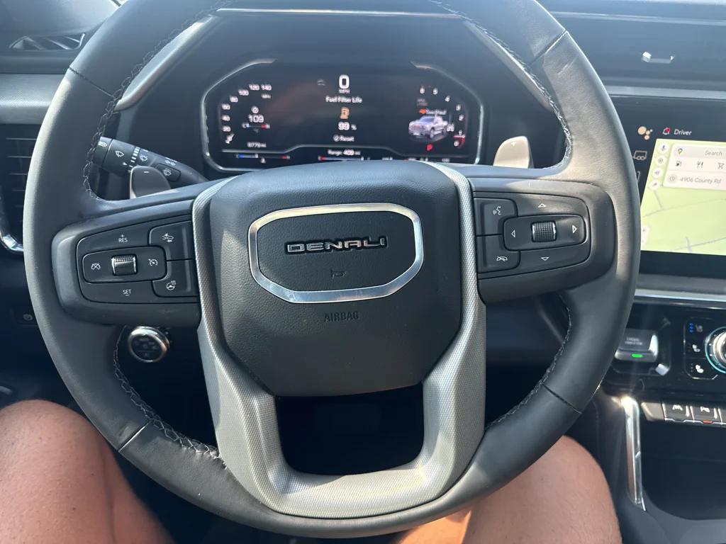 Used 2025 Onyx Black GMC Denali image 20