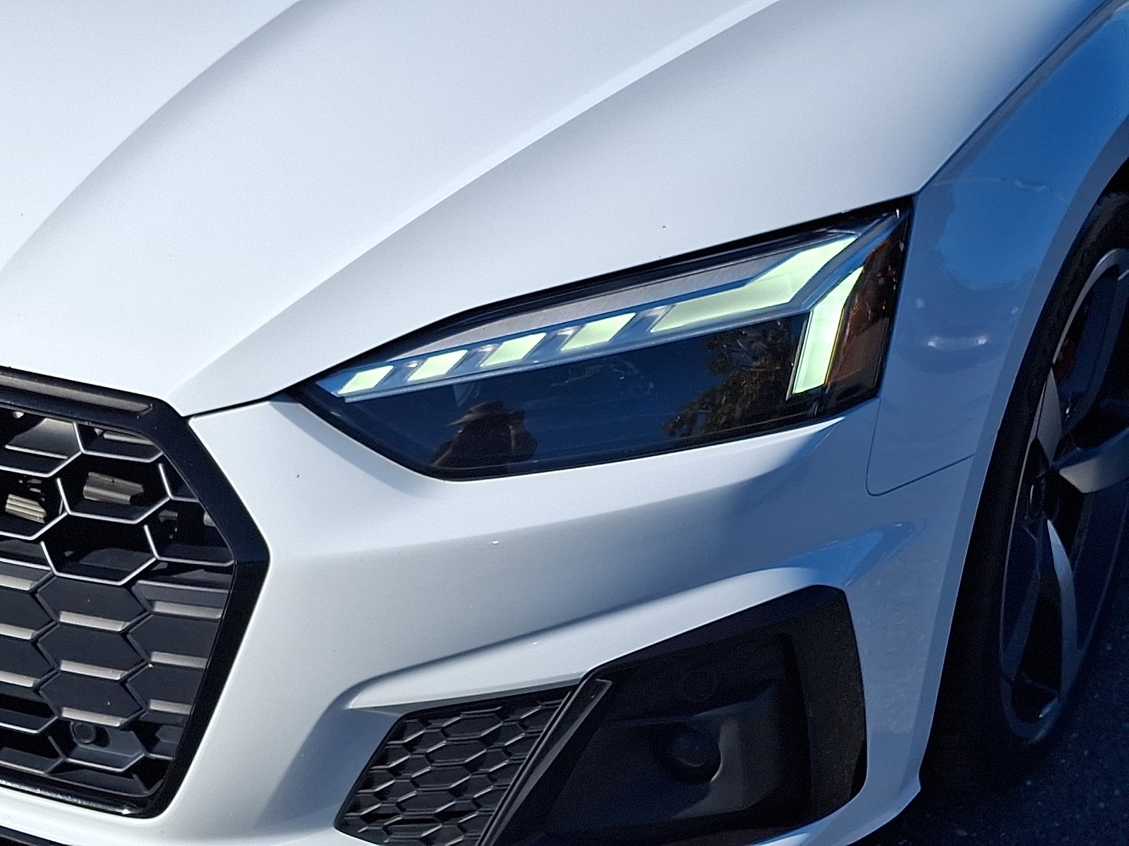 Used 2022 Glacier White Metallic - 2Y2Y Audi Premium Plus 45 TFSI S line quattro S tronic image 9