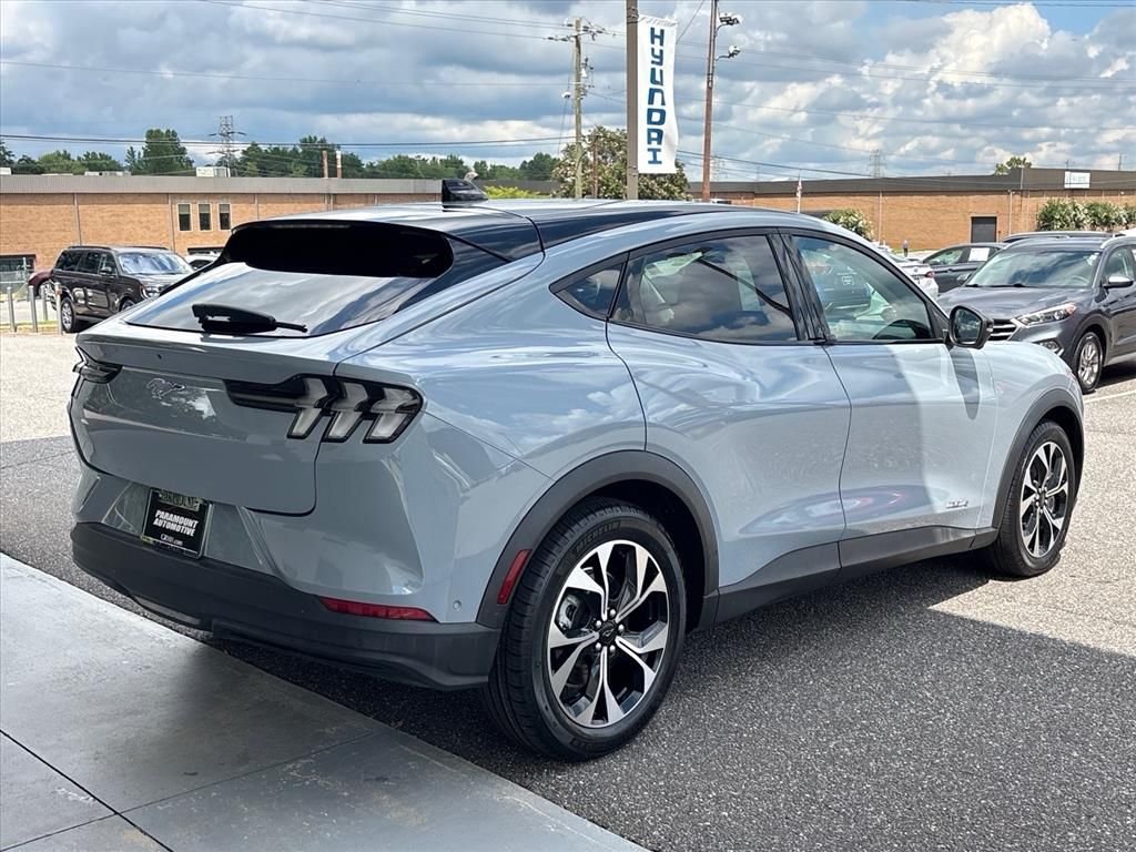 Used 2024 Gray Metallic Ford Select image 26