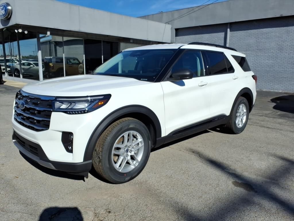 New 2026 Star White Metallic Tri-Coat Ford Active image 1