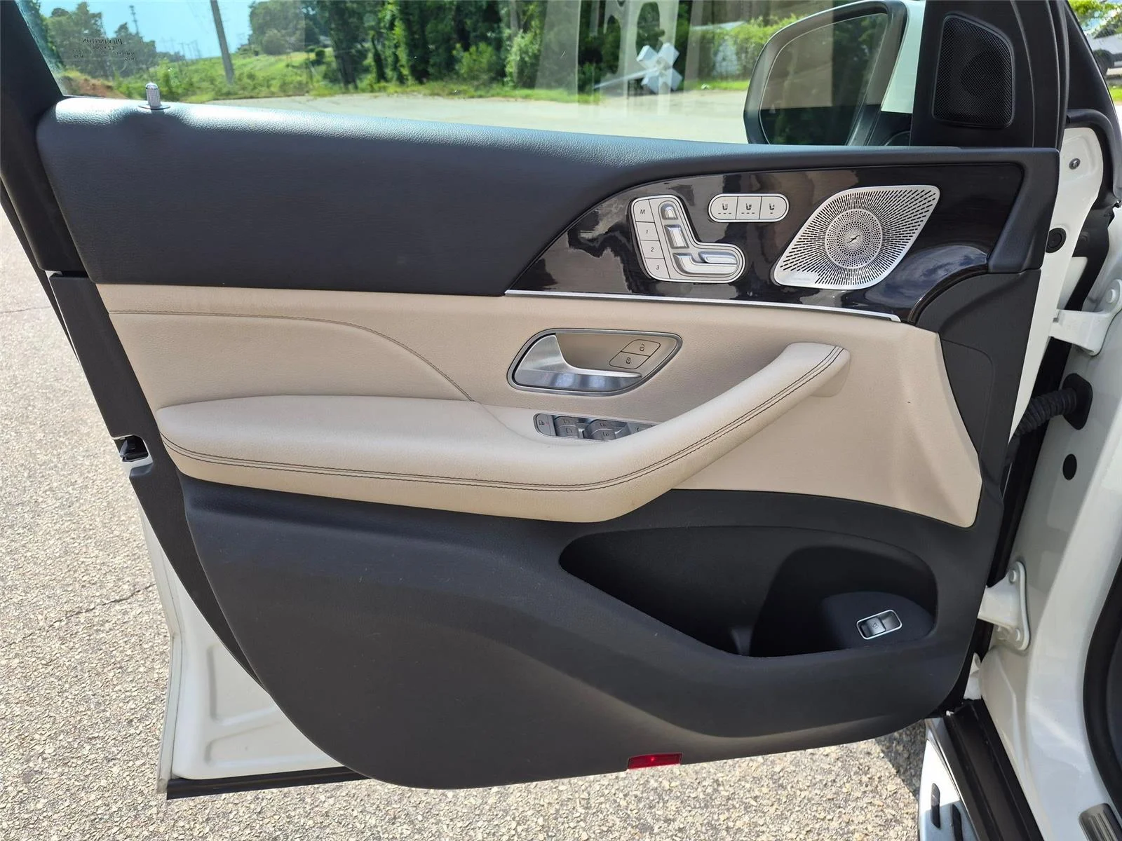 Used 2020 designo Diamond White Metallic Mercedes-Benz GLS 450 image 11