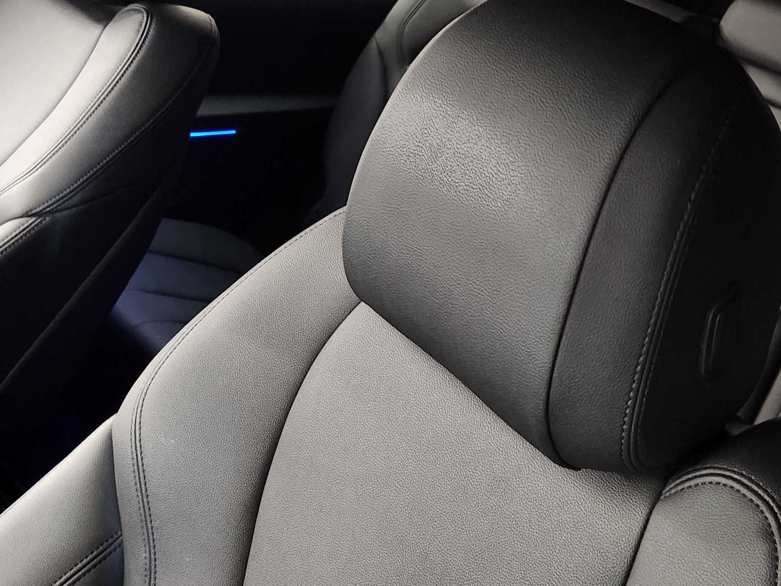 Used 2022 Phytonic Blue Metallic BMW xDrive40i image 15