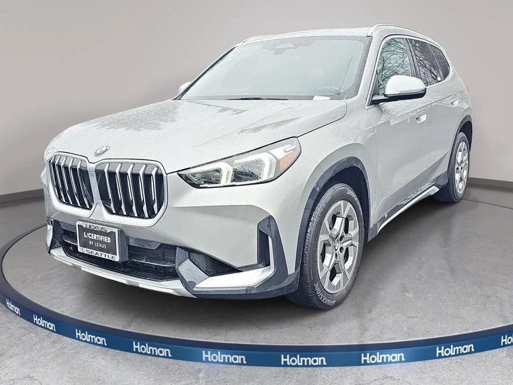 Used 2025 Silver BMW xDrive28i image 1