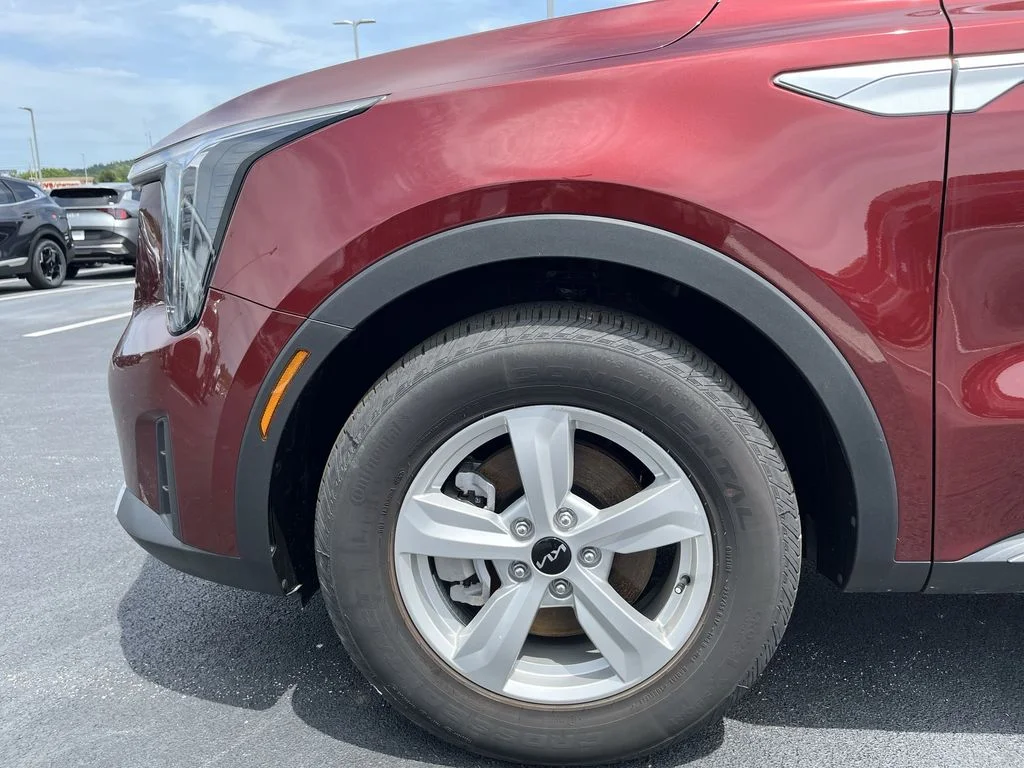Used 2025 Red Kia LX image 16