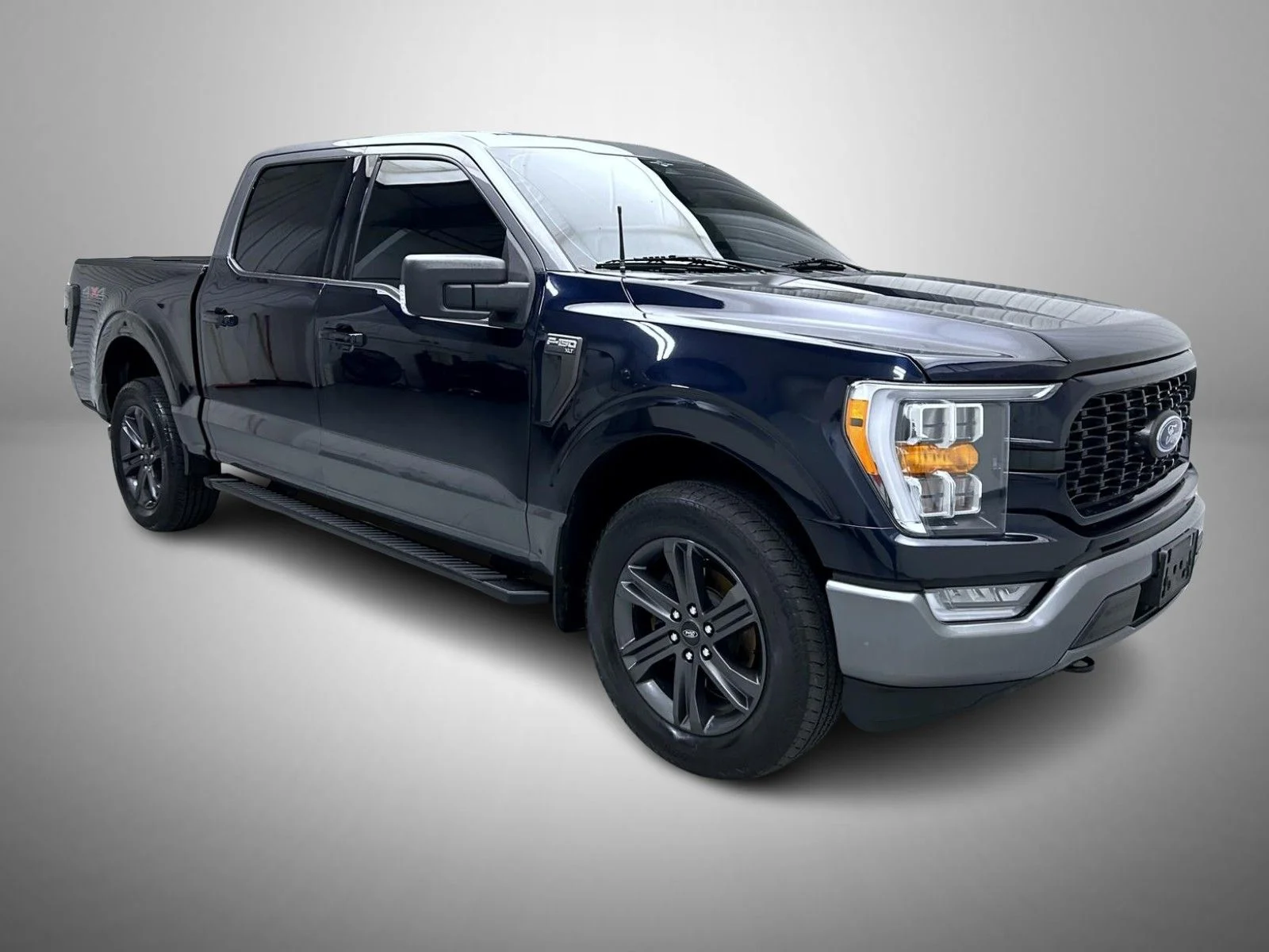 Used 2023 Blue Ford XLT image 3