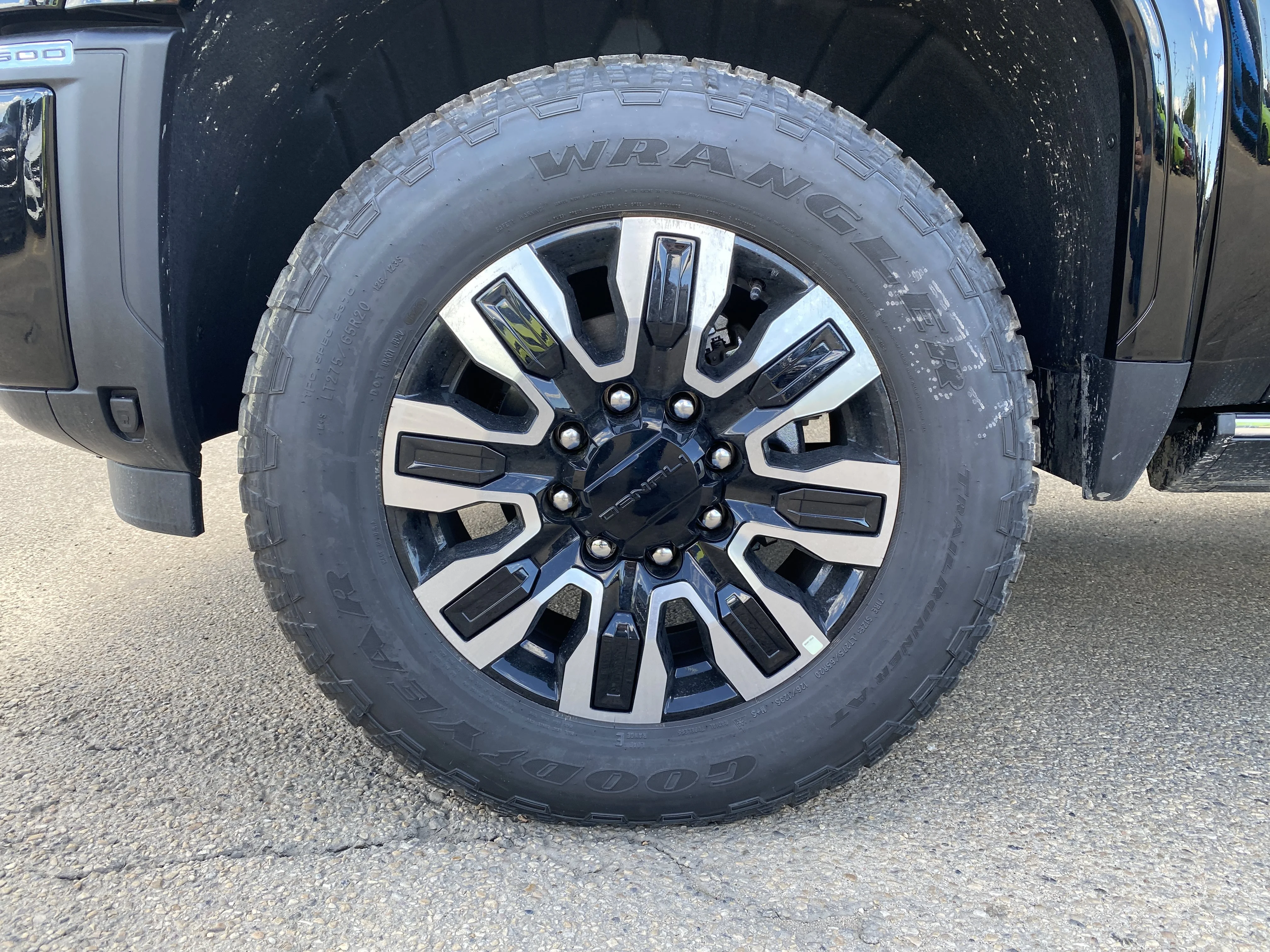 New 2026 ONYX BLACK GMC Denali Ultimate image 12