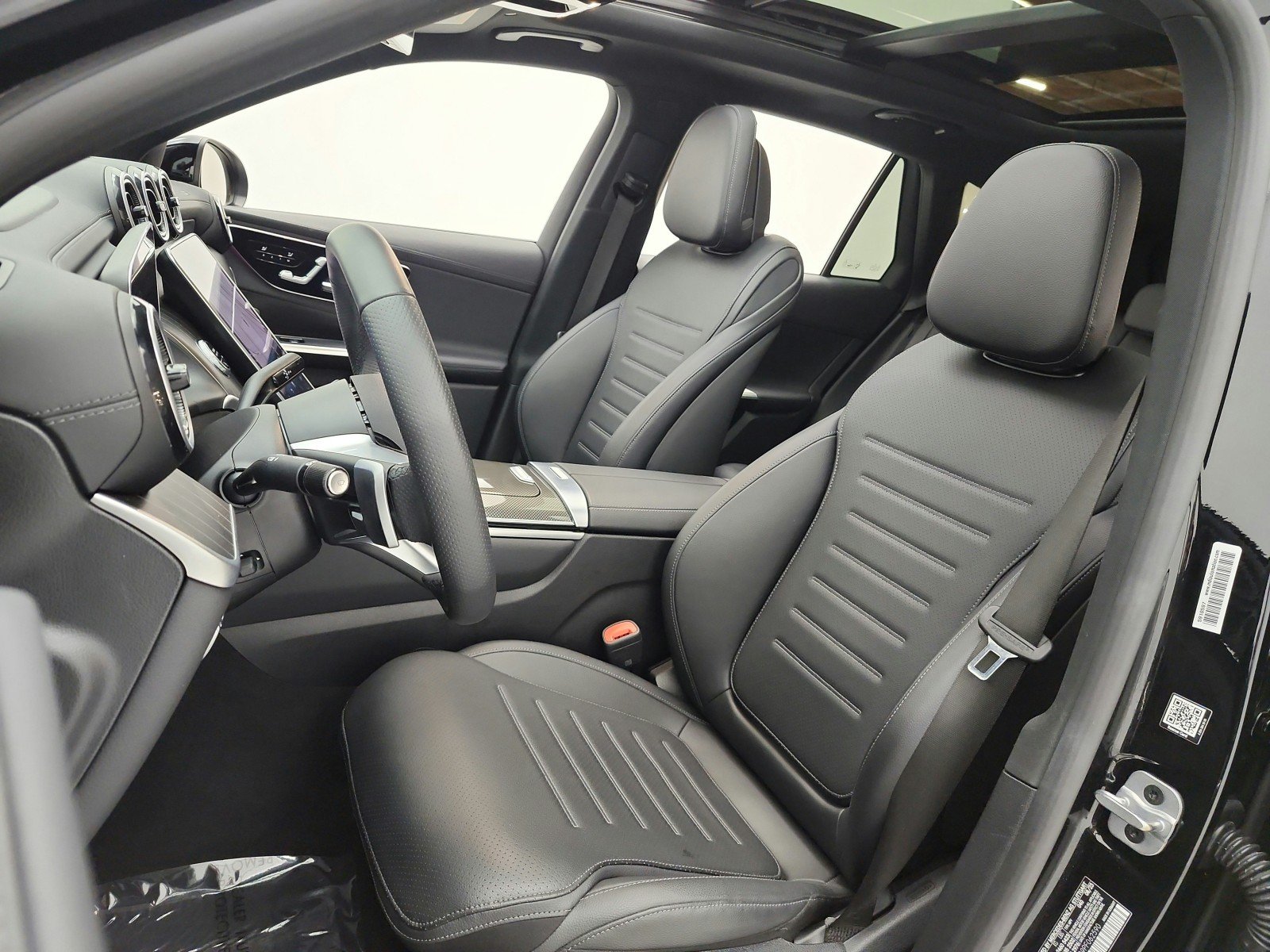 Used 2023 Black Mercedes-Benz GLC 300 SUV image 10