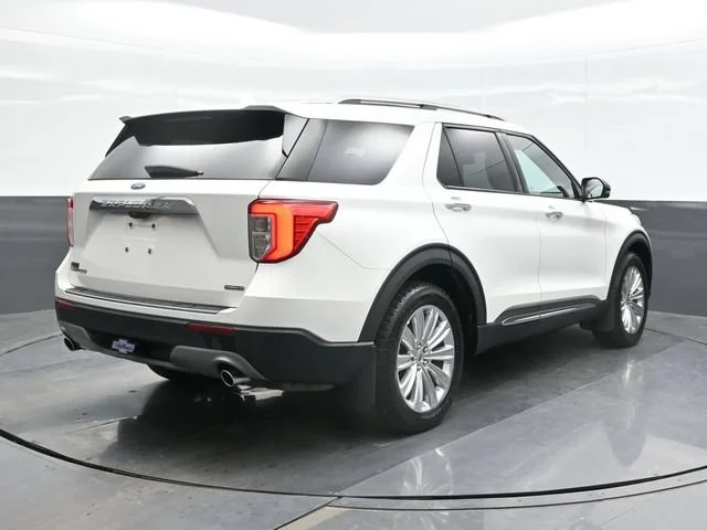 Used 2021 White Ford Limited image 9