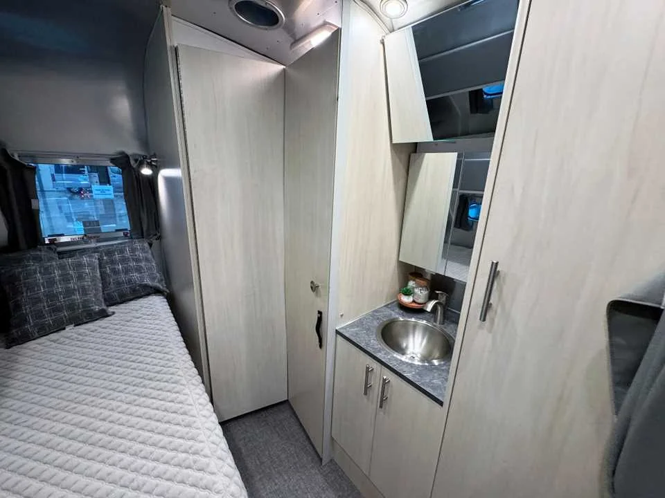 Used 2021 SILVER AIRSTREAM  image 15