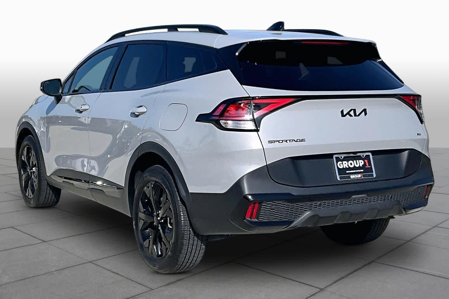 Certified Used 2025 Wolf Gray Kia X-Line image 11