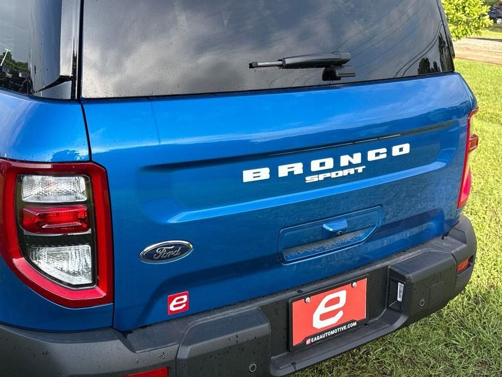 New 2025 Velocity Blue Metallic Ford Outer Banks® image 50