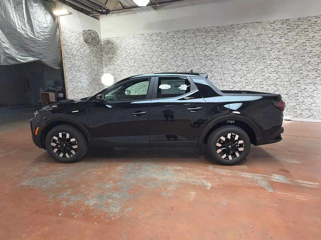 New 2027 Phantom Black Hyundai SE image 4