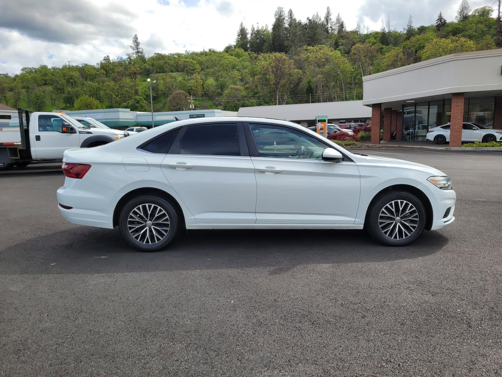 Used 2021 Pure White Volkswagen R-Line image 4