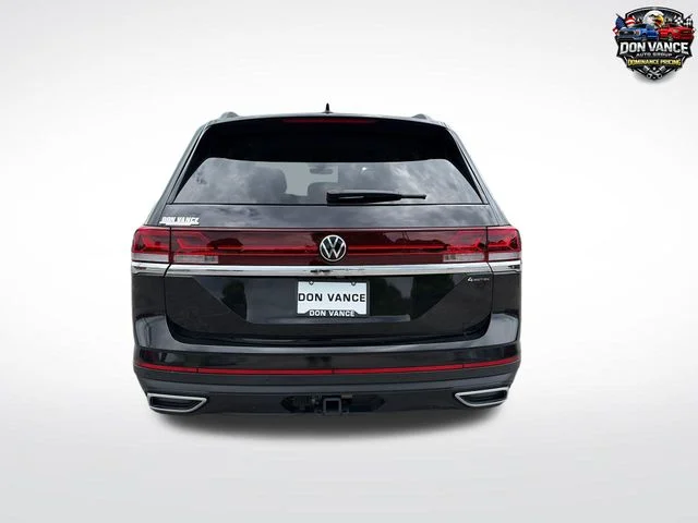 Used 2025 Black Volkswagen 2.0T SE w/Technology image 4