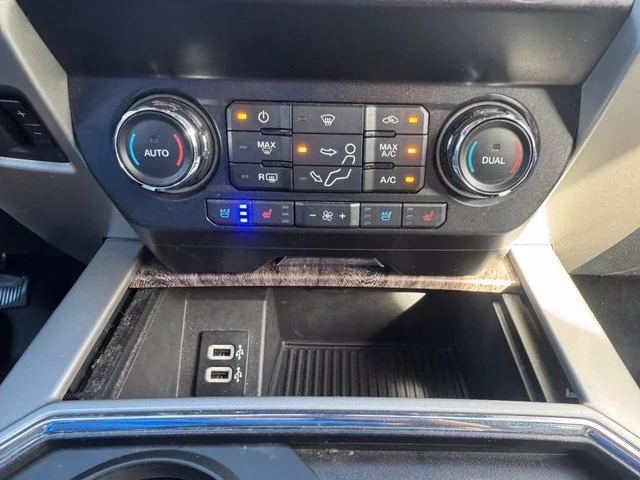 Used 2019 Gray Ford Lariat image 27