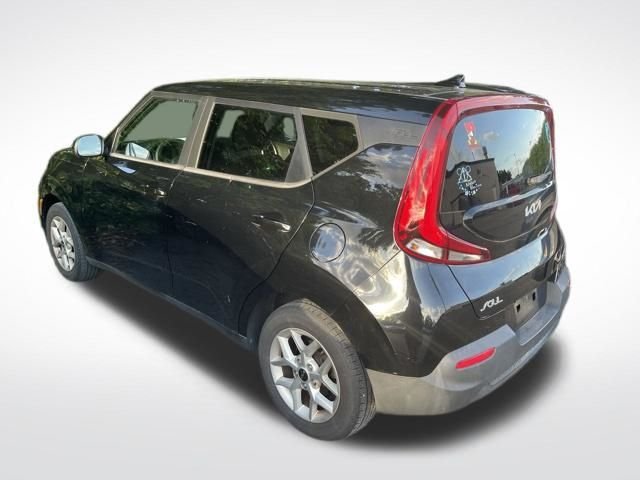 Used 2022 Cherry Black Kia LX image 8