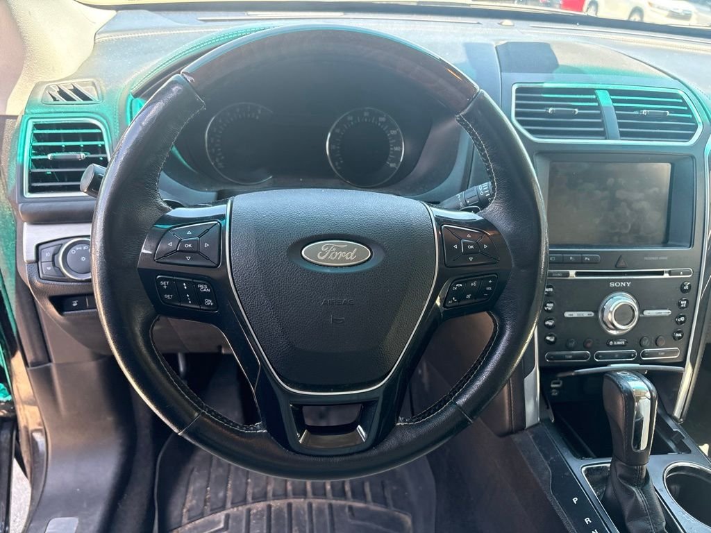 Used 2016 Black Ford Platinum image 16