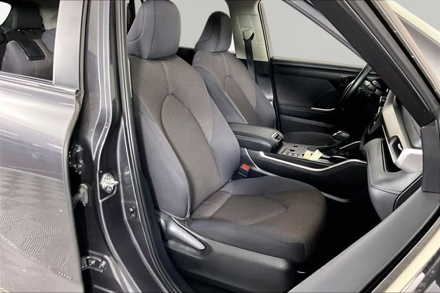 Used 2025 Gray Toyota LE image 26