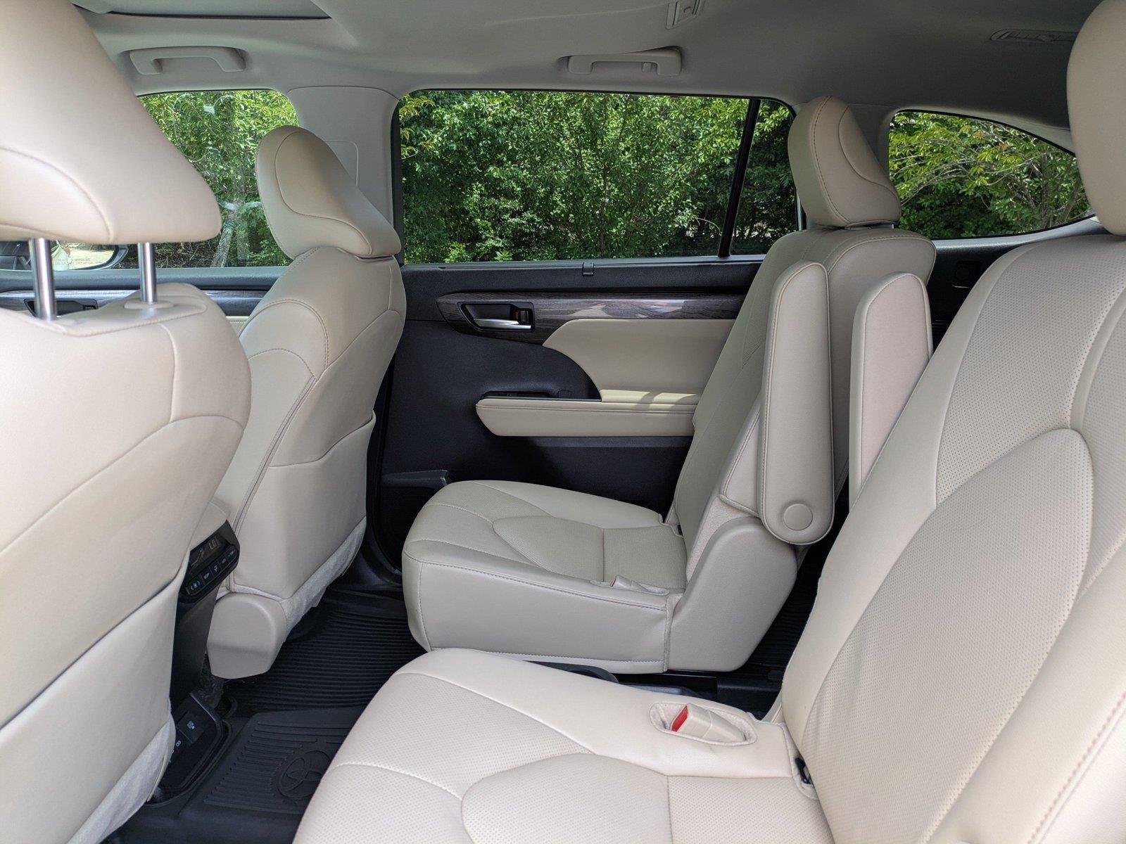 Used 2024 Wind Chill Pearl Toyota Limited image 14