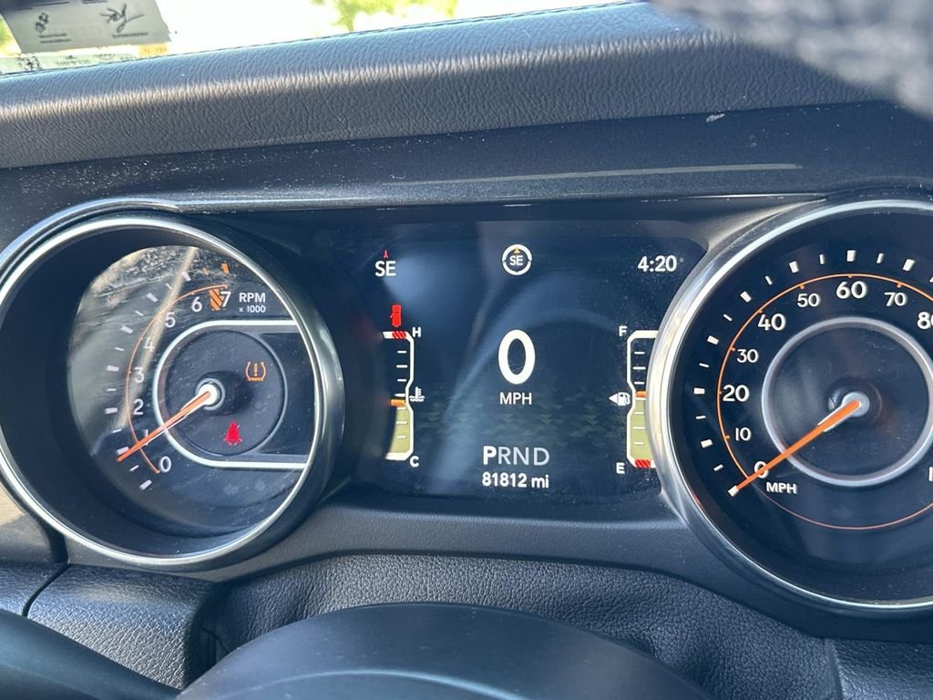 Used 2020 Crystal Metallic Jeep Unlimited Sahara Altitude image 30