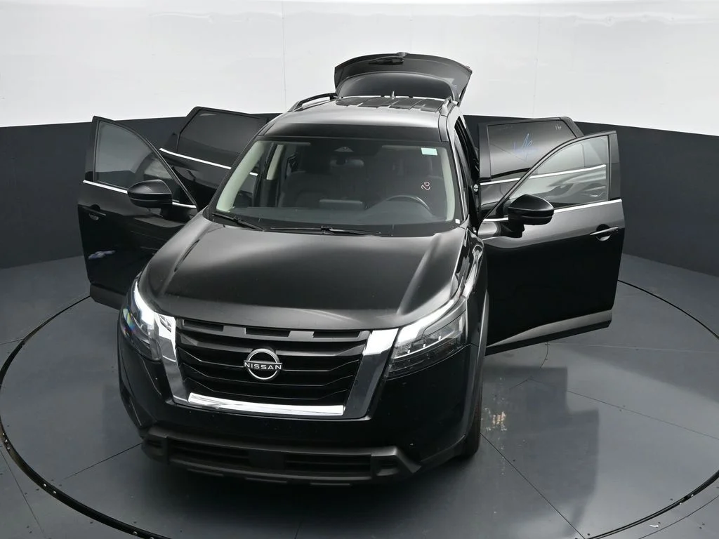 2025 Nissan Pathfinder SV - Photo 40