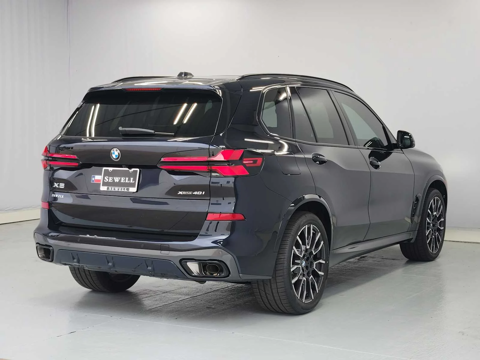 Certified Used 2026 Carbon Black Metallic BMW xDrive40i image 4