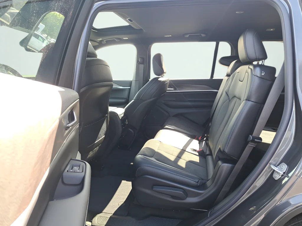 New 2026 Baltic Gray Metallic Clearcoat Jeep Altitude image 12