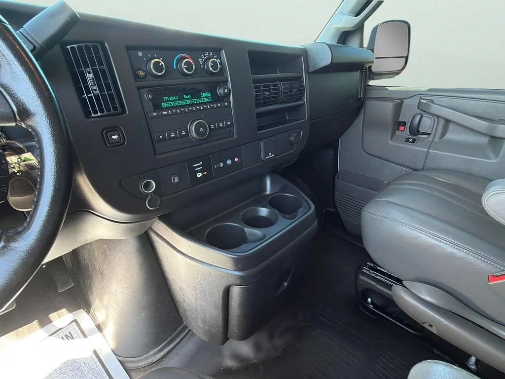 Used 2023 SUMMIT WHITE Chevrolet RWD 2500 Regular Wheelbase WT image 19