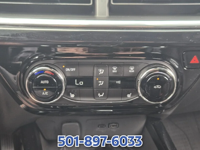 Used 2025 SILVER CHEVROLET FWD 4DR 2RS image 23
