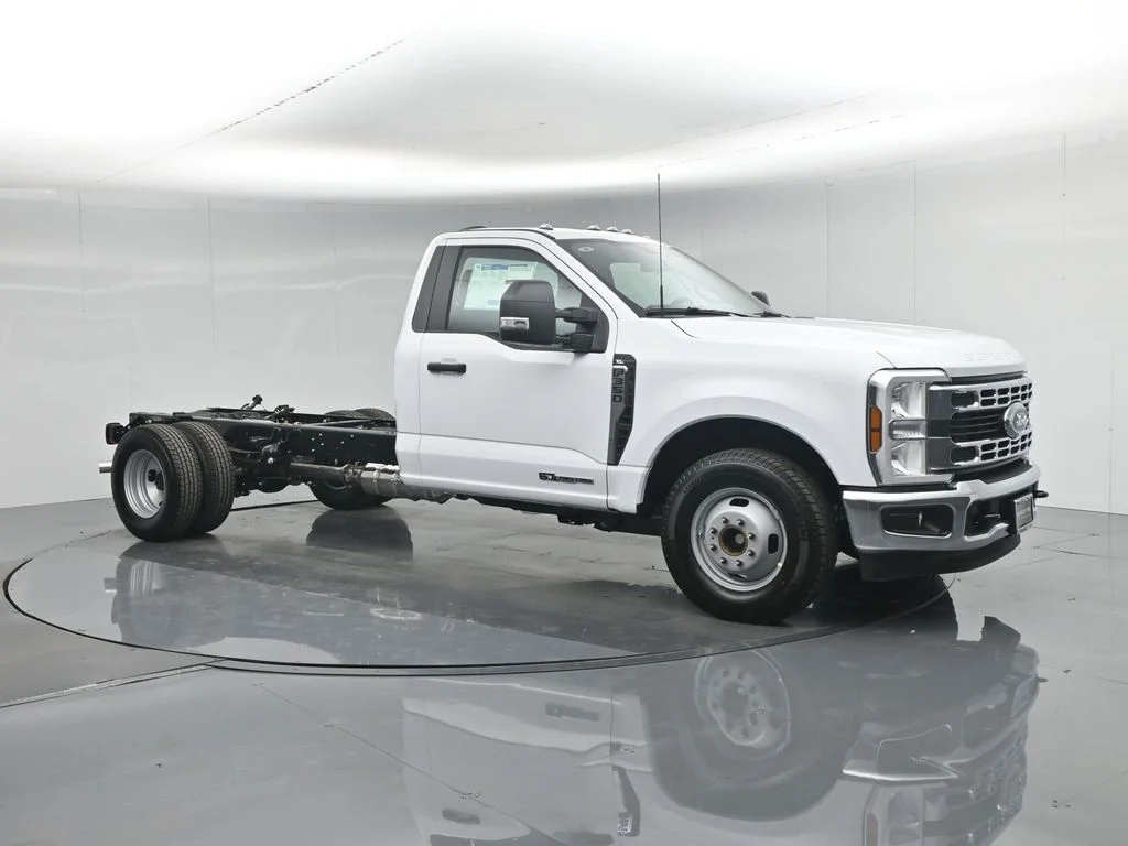 New 2026 White Ford XL image 19