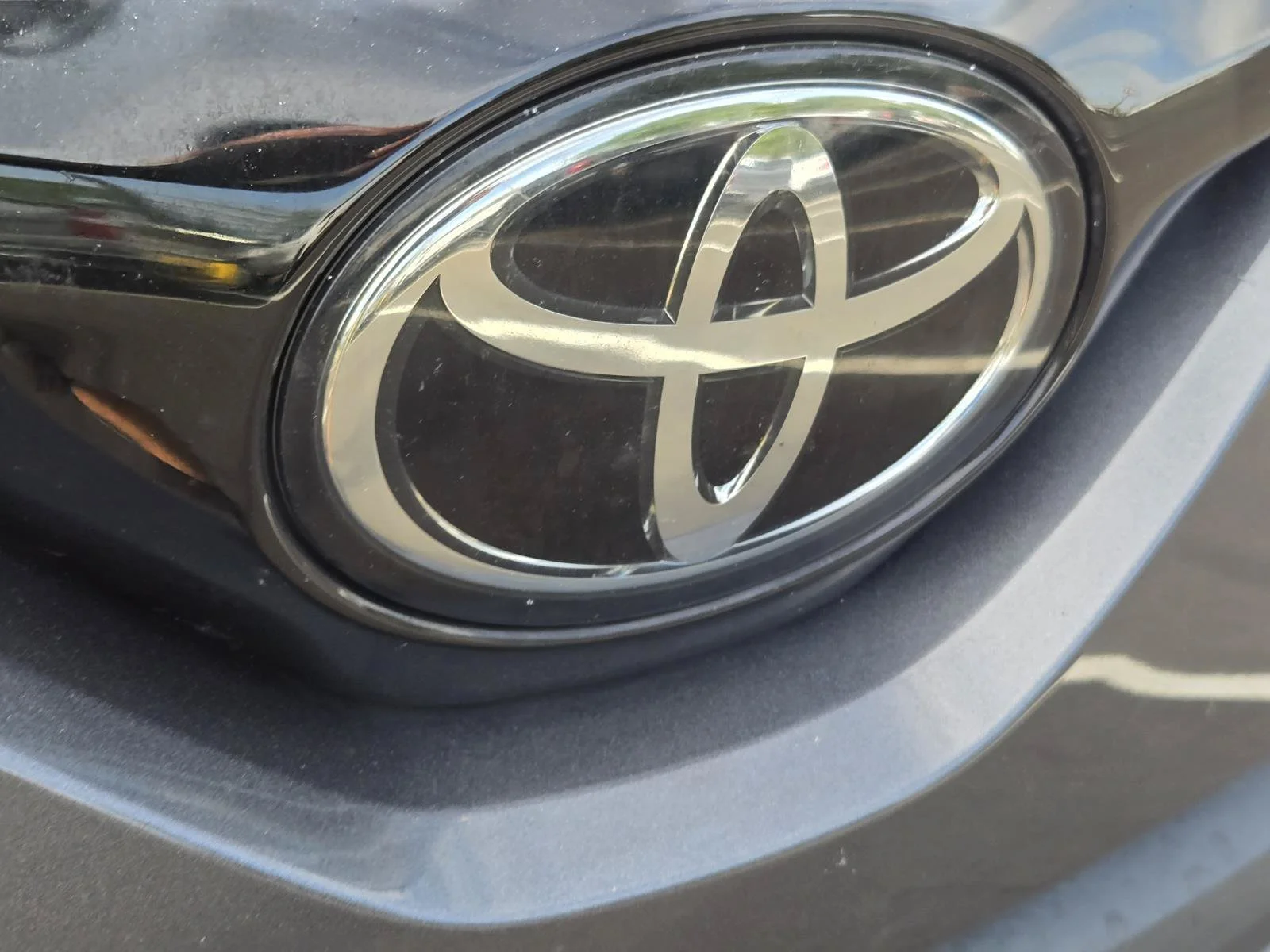 Used 2021 Gray Toyota LE image 7