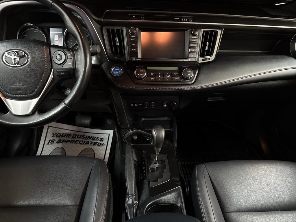 Used 2018 Magnetic Gray Metallic Toyota SE image 25