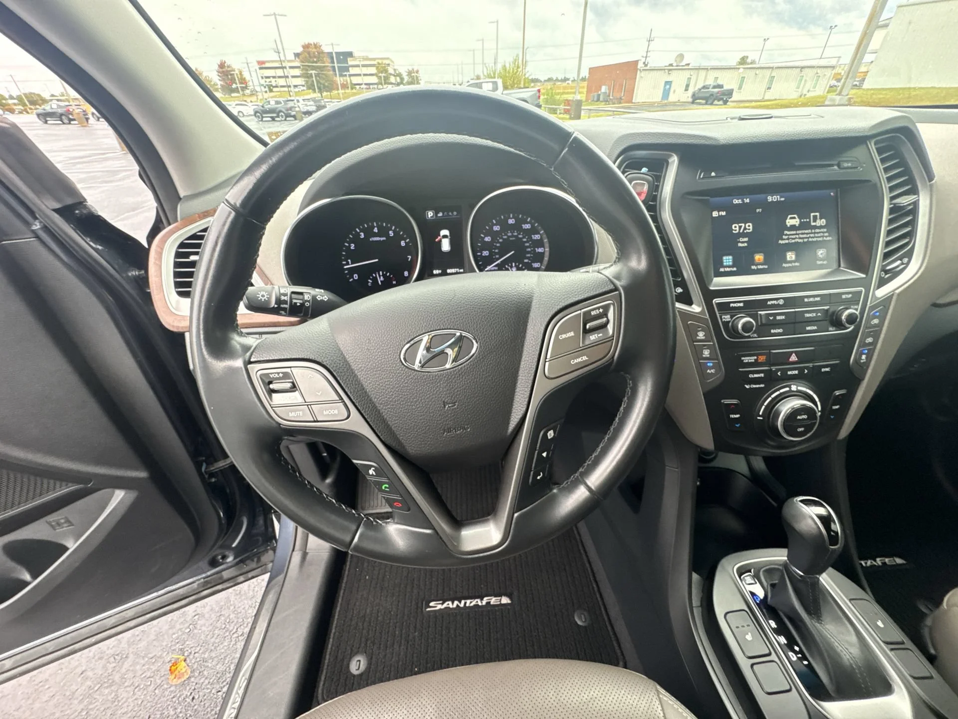 Used 2018 Night Sky Pearl Hyundai SE image 14
