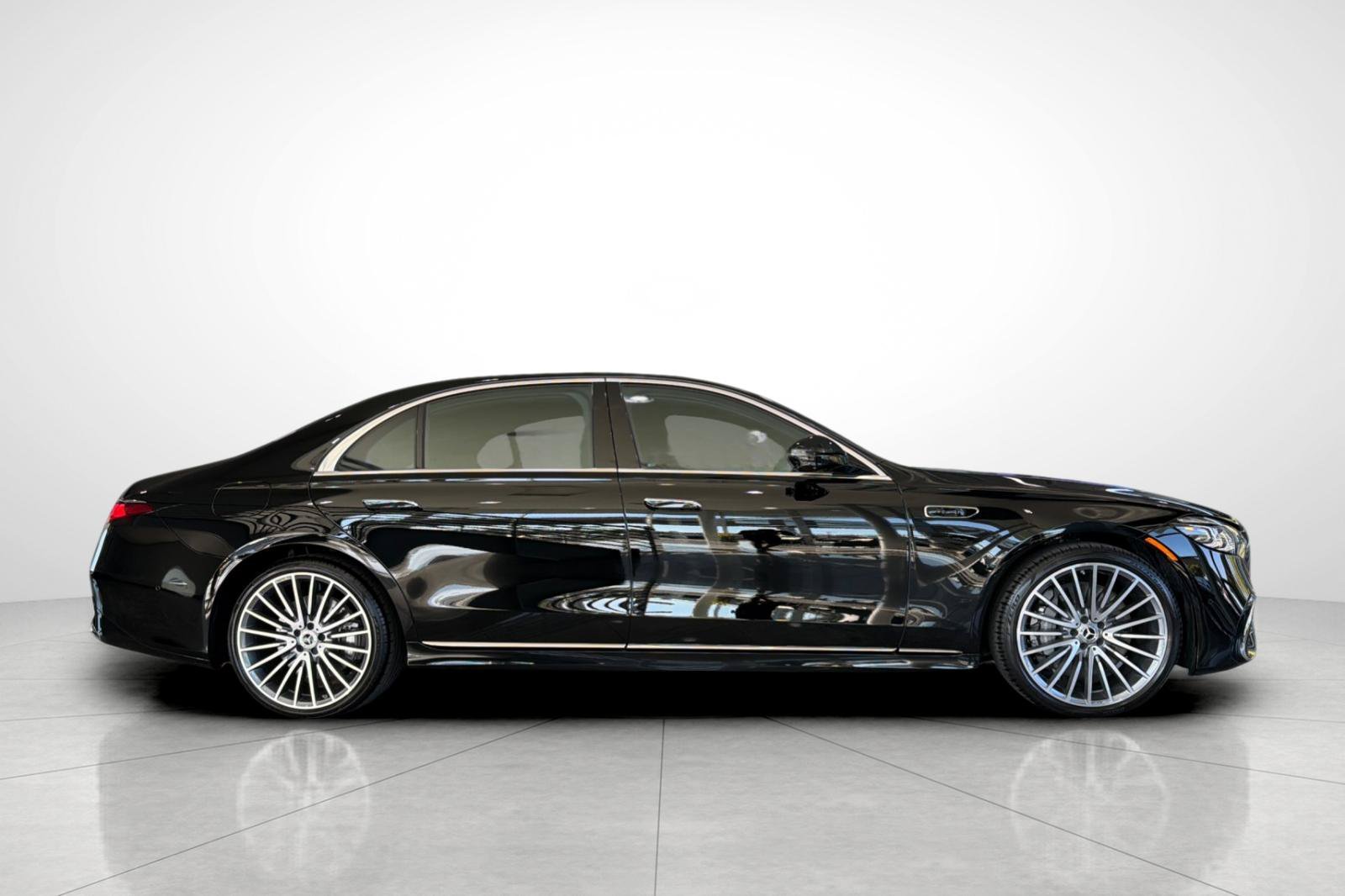New 2027 Black Mercedes-Benz S 580 image 32
