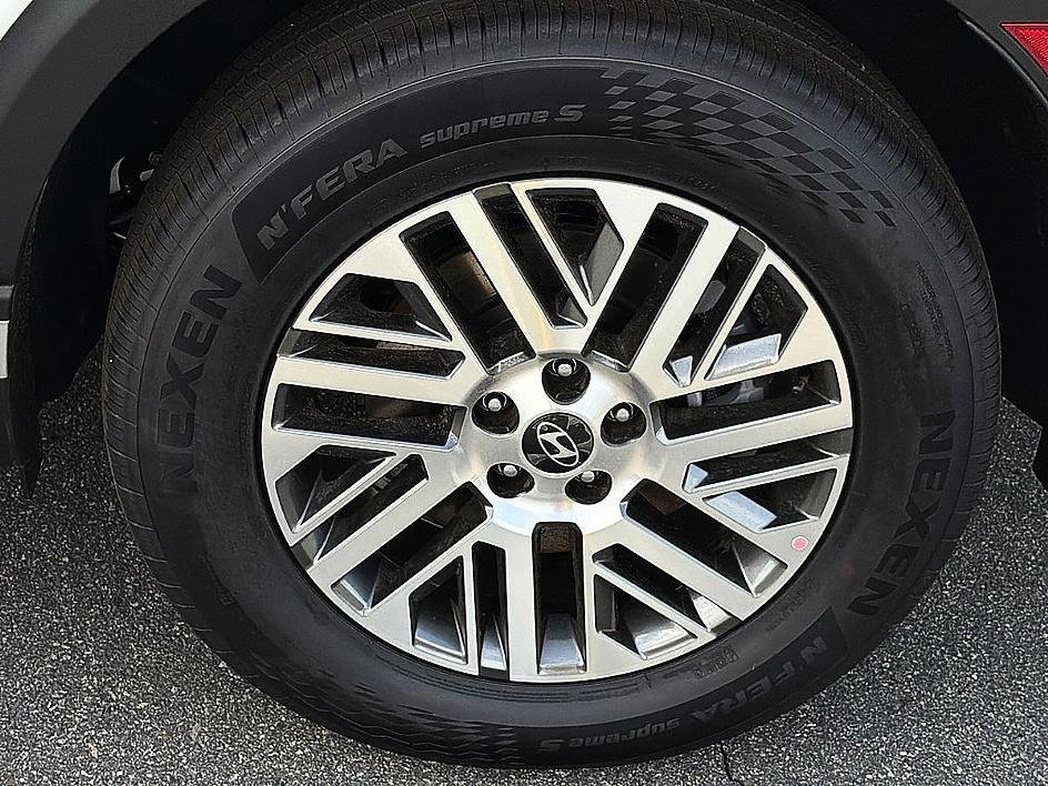 New 2026 Creamy White Pearl Hyundai SEL AWD image 21