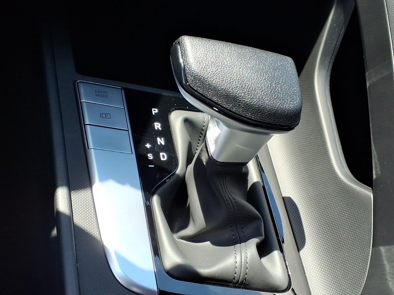 New 2026 Serenity White Hyundai SE image 29