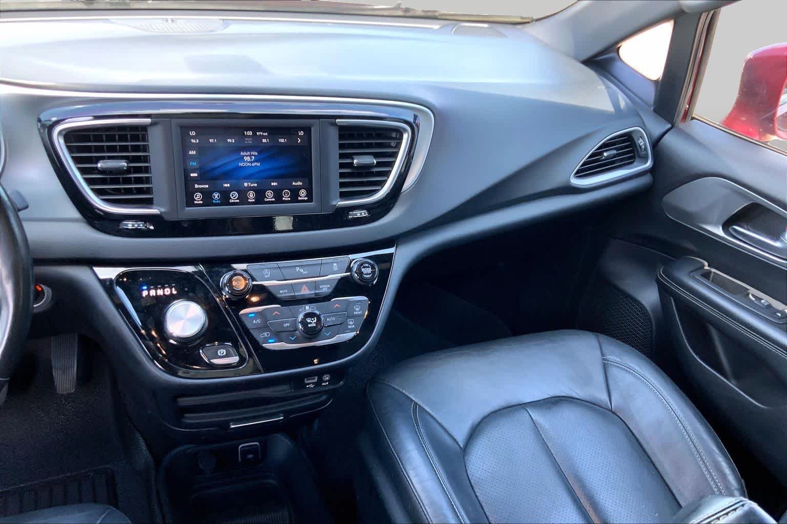 Used 2020 Velvet Red Pearlcoat Chrysler Touring L image 7