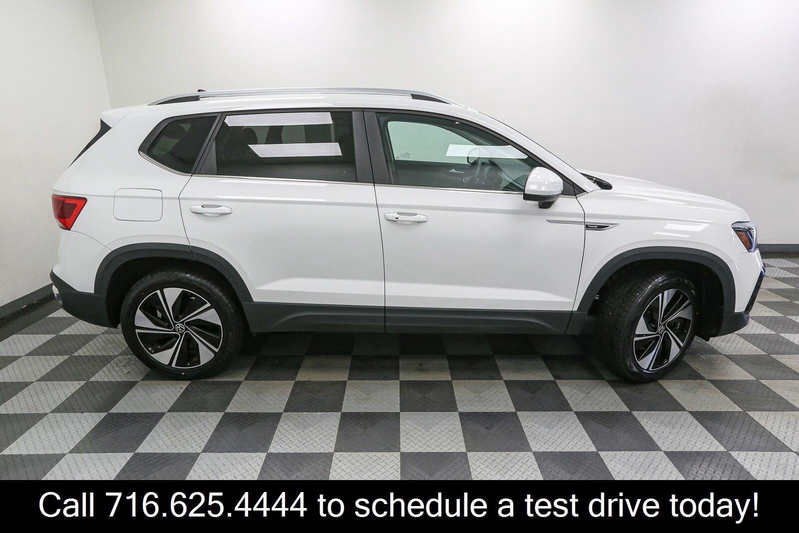 Used 2023 Pure White Volkswagen SE image 9
