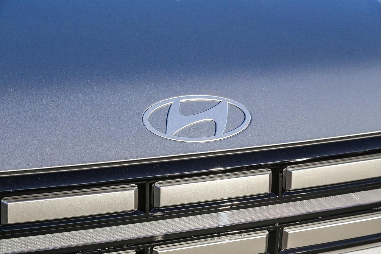 New 2026 Silver Hyundai SEL image 9