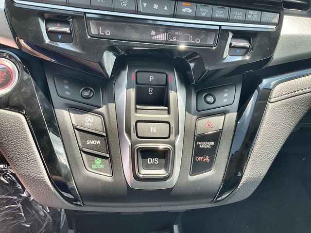 New 2026 Platinum White Pearl Honda Touring image 28