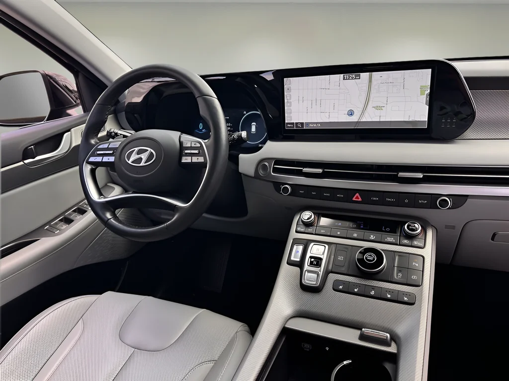 Used 2024 Black Hyundai SEL image 7