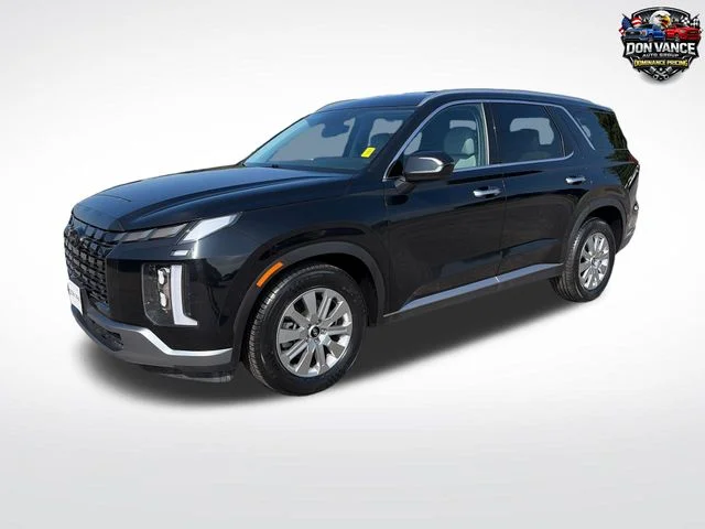 Used 2025 Black Hyundai SEL image 1