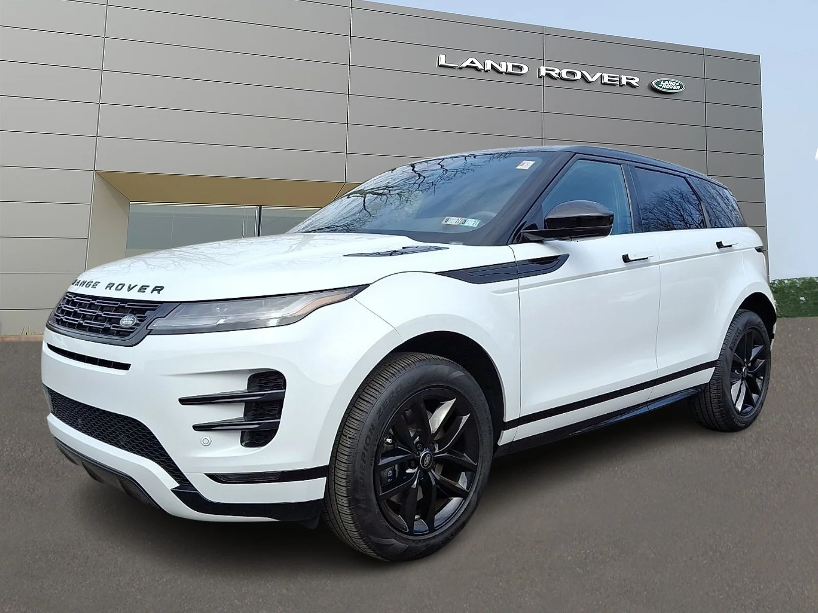2025 Land Rover Range Rover Evoque Dynamic SE's photo