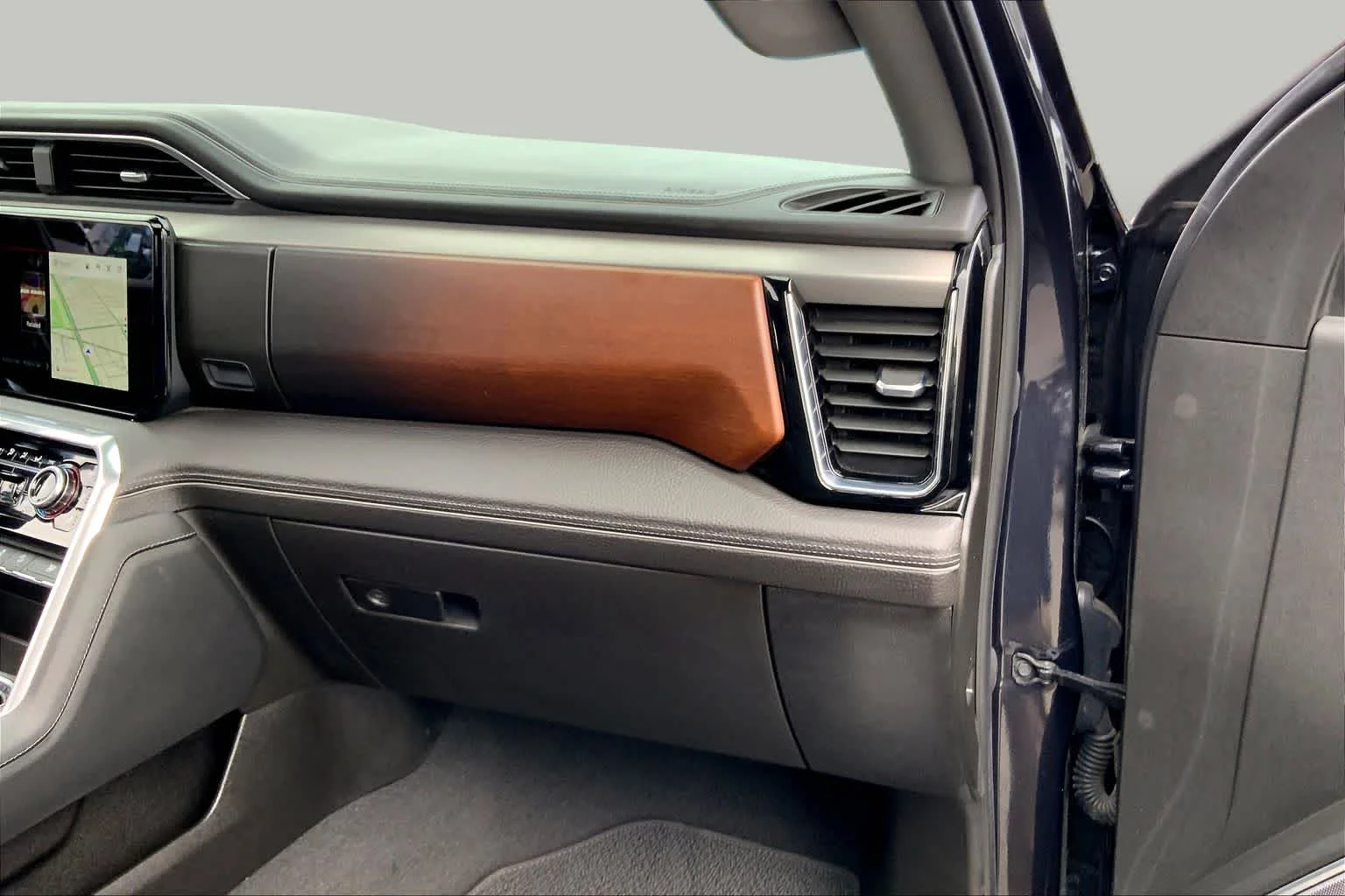 Used 2023 Titanium Rush Metallic GMC Denali image 17