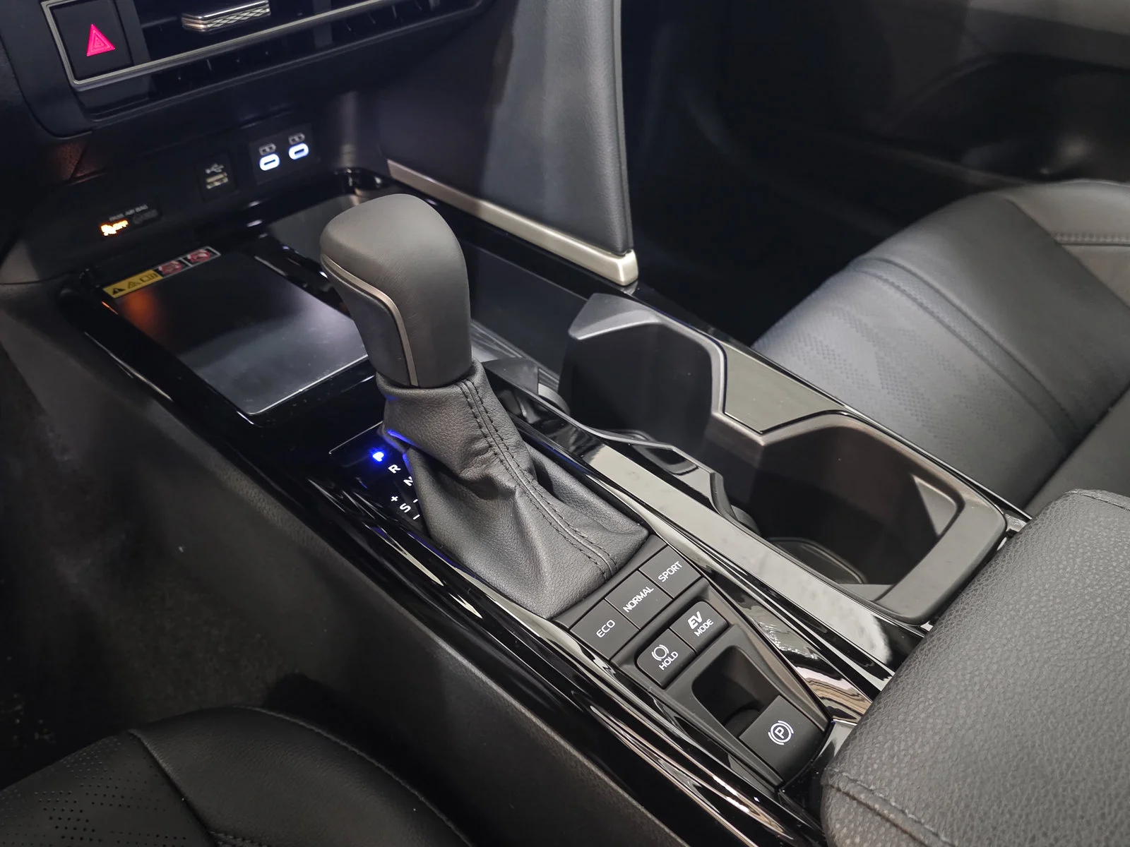 New 2026 Heavy Metal with Midnight Black Metallic roof <sup>1</sup> Toyota  XSE AWD image 26